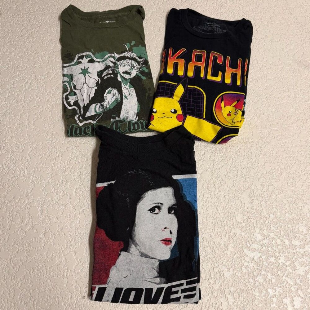 Graphic T-Shirt Bundle Lot of 3 Women’s M